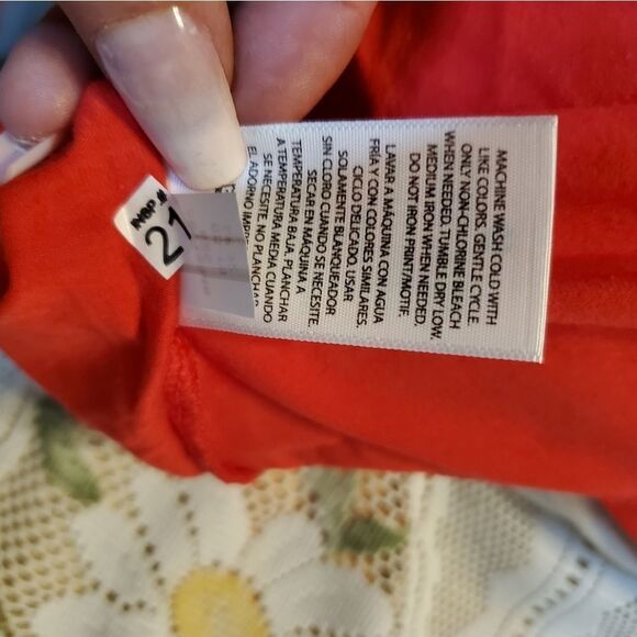 Nwt Time and Tru red scoop neck cami size medium - Picture 8 of 8